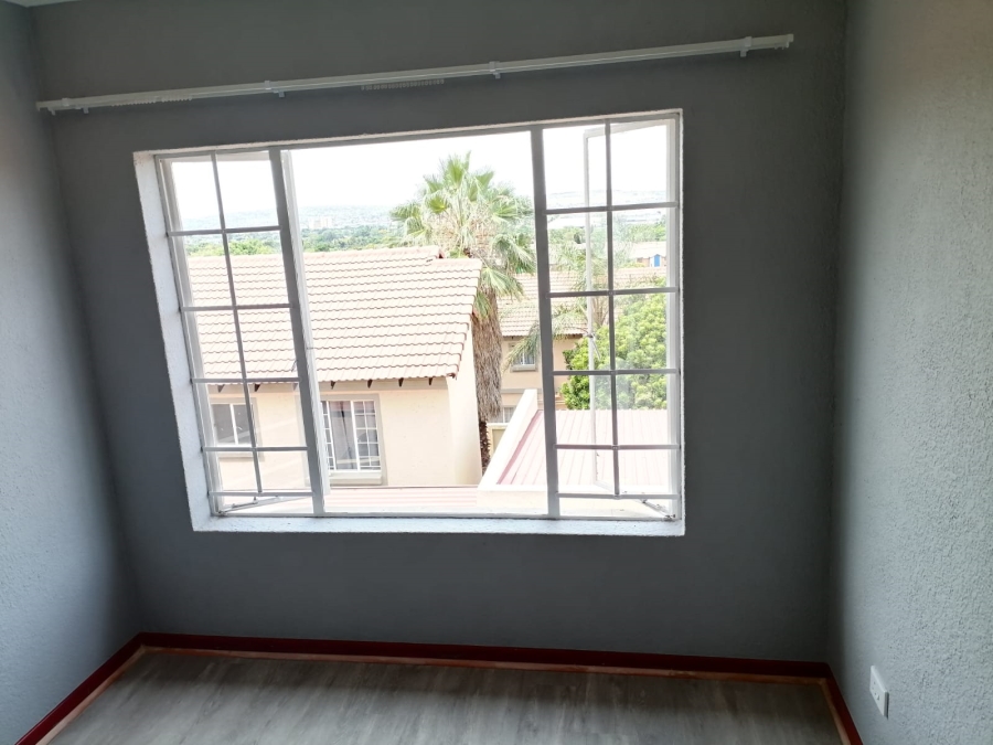 To Let 1 Bedroom Property for Rent in La Montagne Gauteng