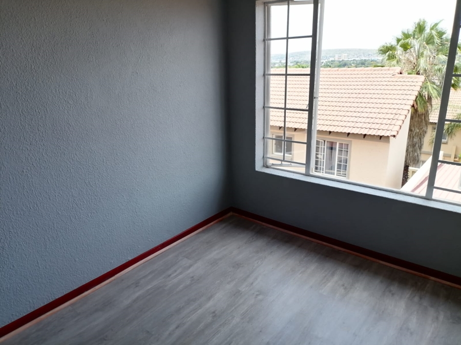 To Let 1 Bedroom Property for Rent in La Montagne Gauteng