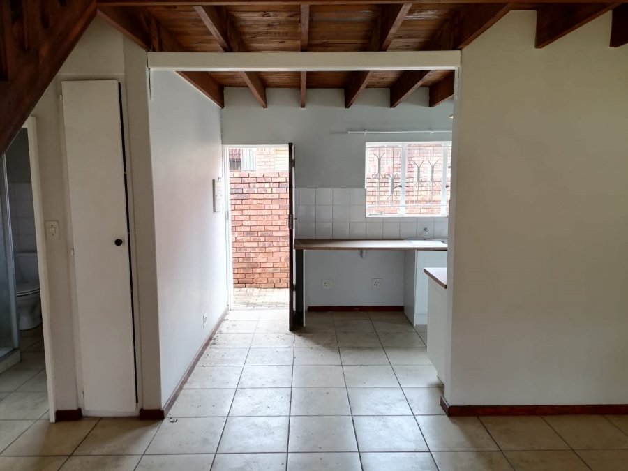 To Let 2 Bedroom Property for Rent in Weavind Park Gauteng