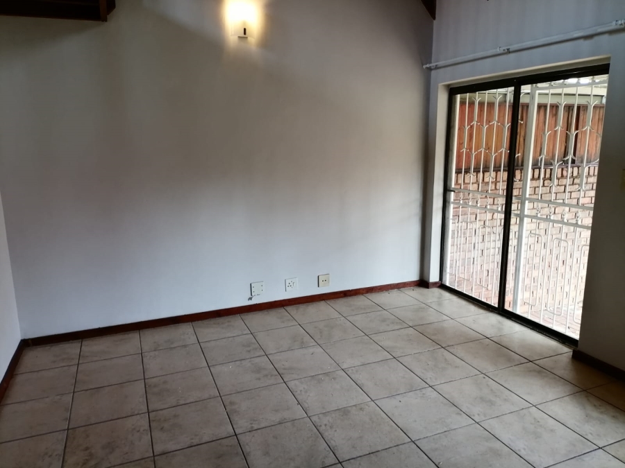 To Let 2 Bedroom Property for Rent in Weavind Park Gauteng