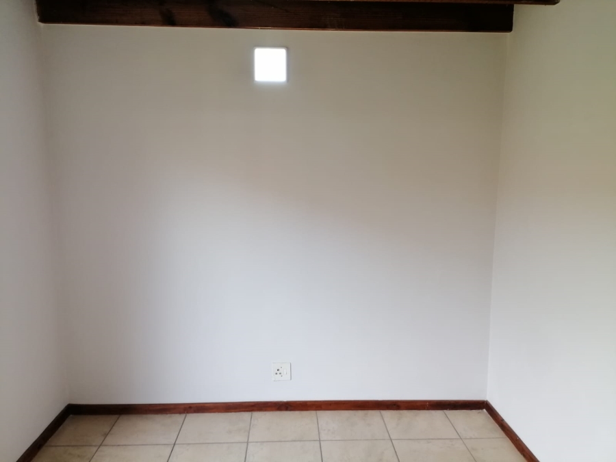 To Let 2 Bedroom Property for Rent in Weavind Park Gauteng