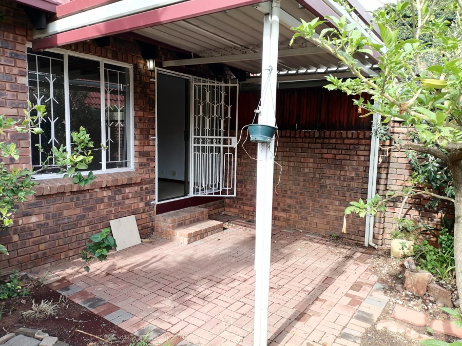 To Let 2 Bedroom Property for Rent in Weavind Park Gauteng