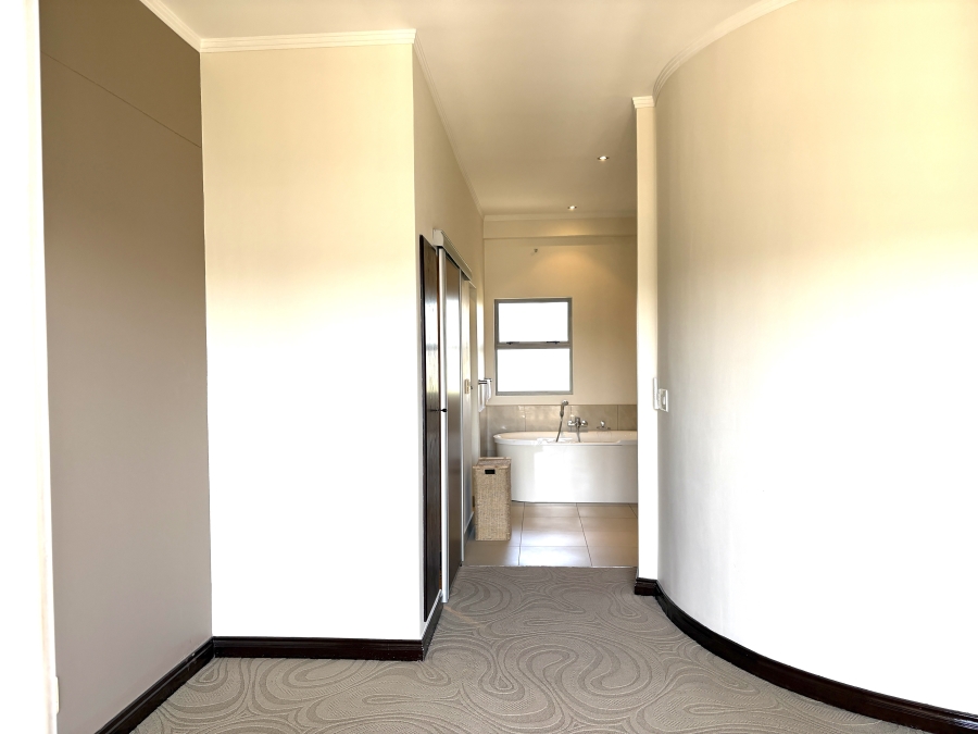 3 Bedroom Property for Sale in Sandhurst Gauteng