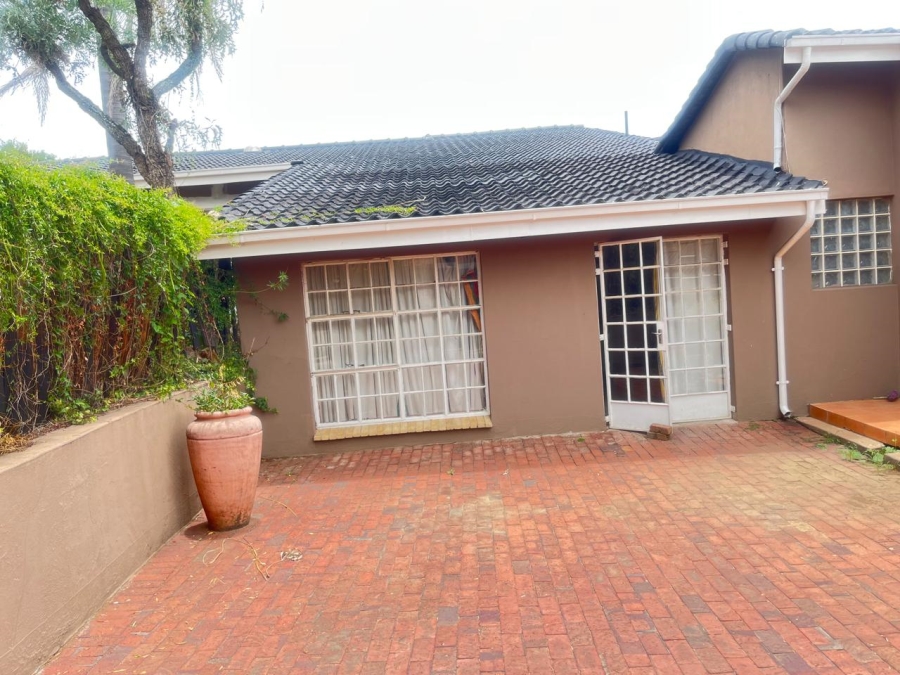 To Let 1 Bedroom Property for Rent in Petervale Gauteng