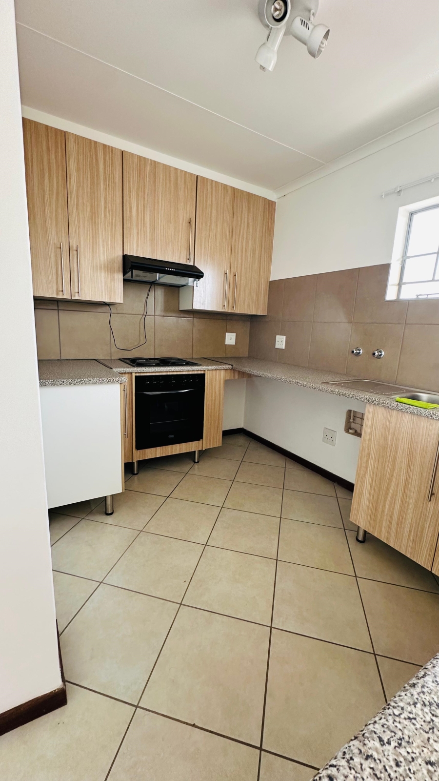 To Let 1 Bedroom Property for Rent in Sagewood Gauteng