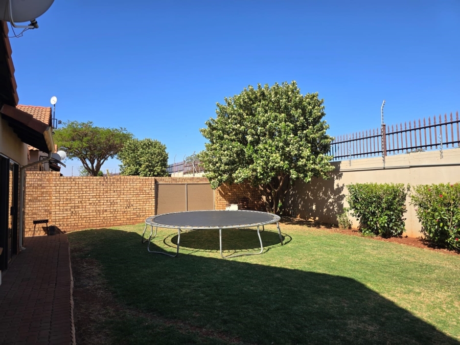 3 Bedroom Property for Sale in The Wilds Gauteng