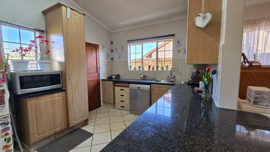 3 Bedroom Property for Sale in The Wilds Gauteng