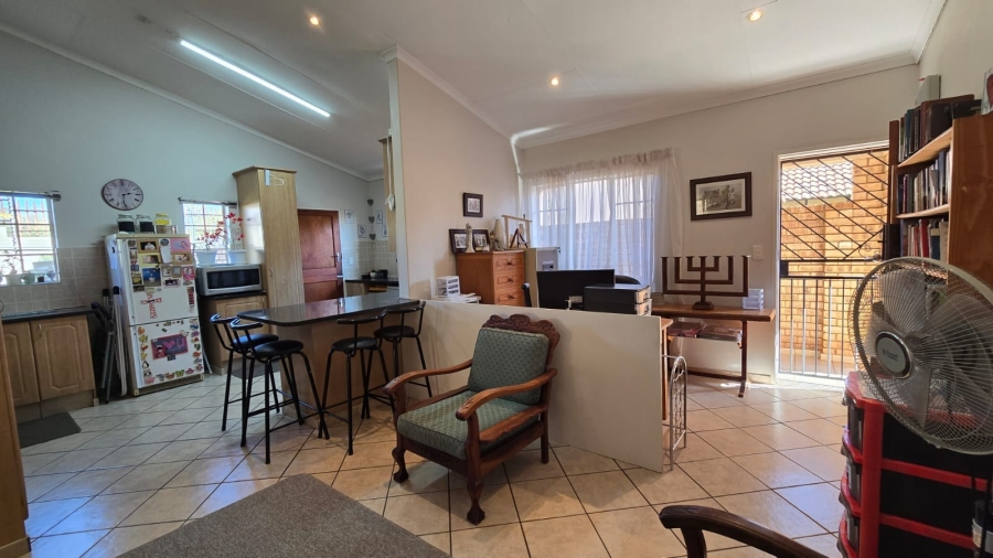 3 Bedroom Property for Sale in The Wilds Gauteng