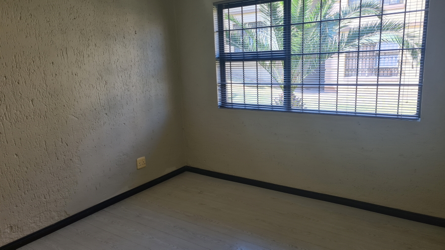 To Let 2 Bedroom Property for Rent in Sunninghill Gauteng