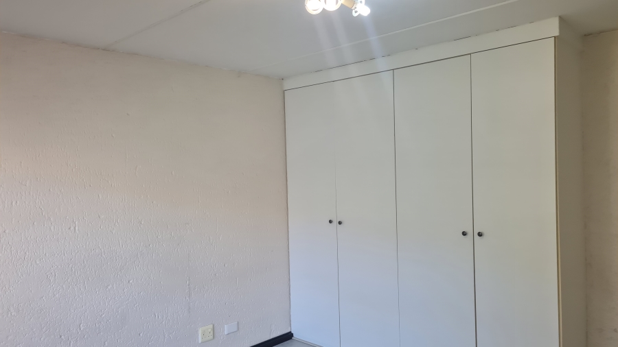 To Let 2 Bedroom Property for Rent in Sunninghill Gauteng