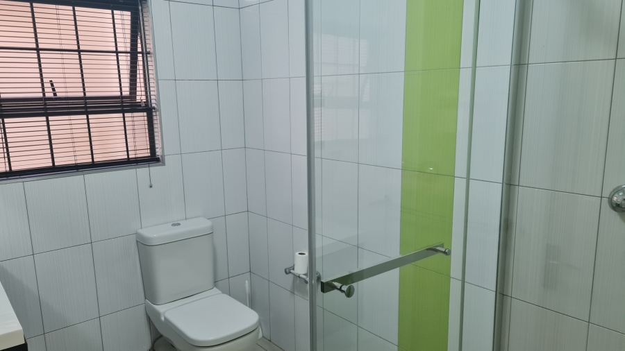 To Let 2 Bedroom Property for Rent in Sunninghill Gauteng