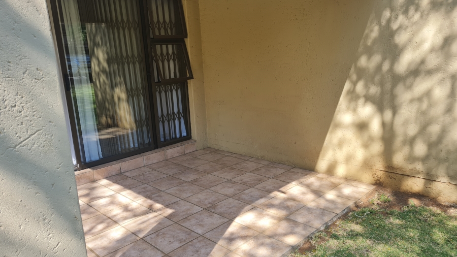 To Let 2 Bedroom Property for Rent in Sunninghill Gauteng