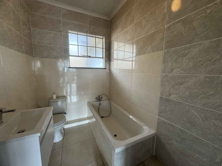 To Let 2 Bedroom Property for Rent in Denlee Gauteng