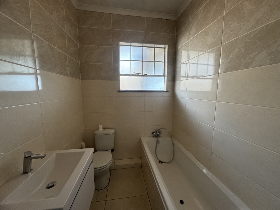 To Let 2 Bedroom Property for Rent in Denlee Gauteng