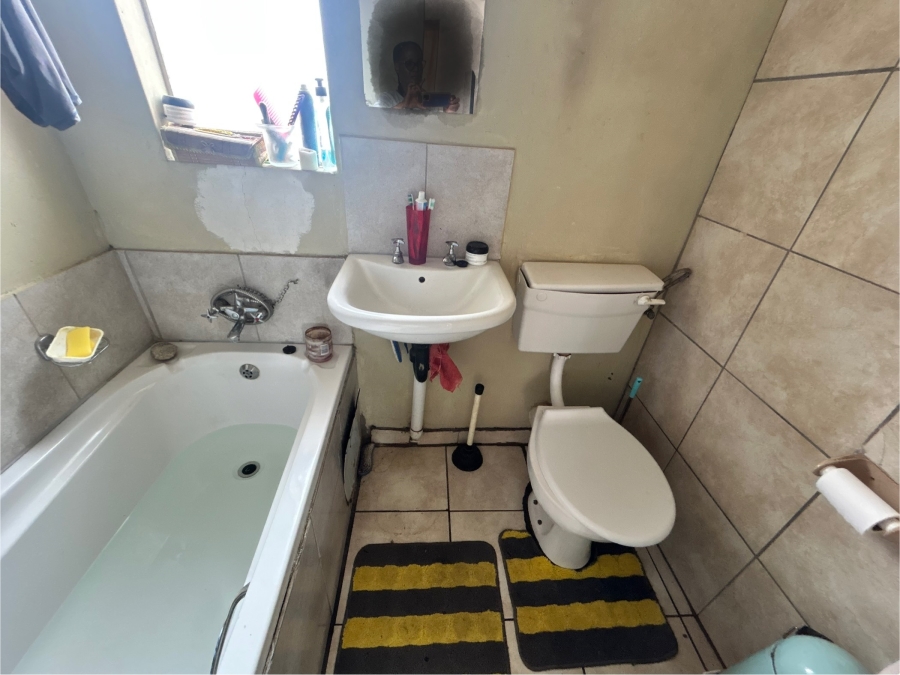 2 Bedroom Property for Sale in Fleurhof Gauteng