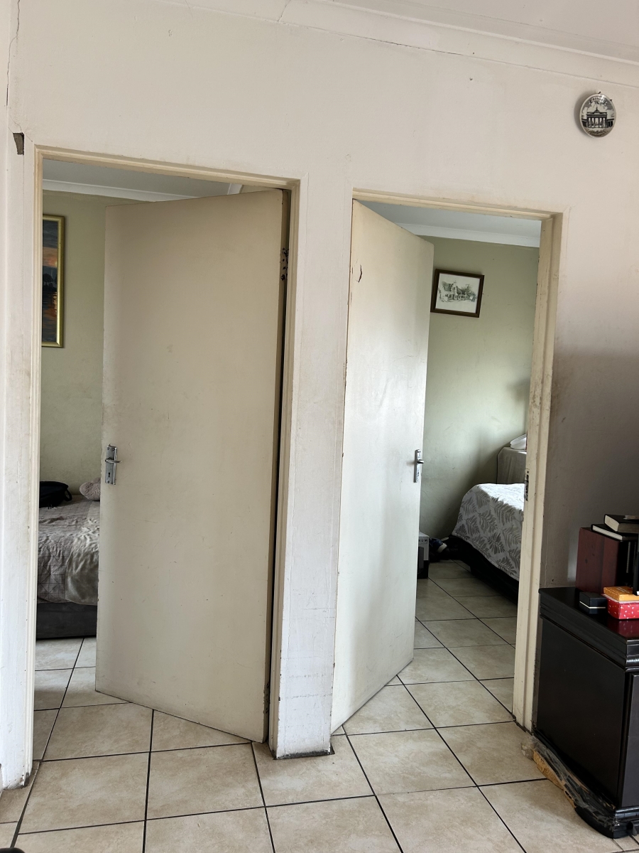 2 Bedroom Property for Sale in Fleurhof Gauteng