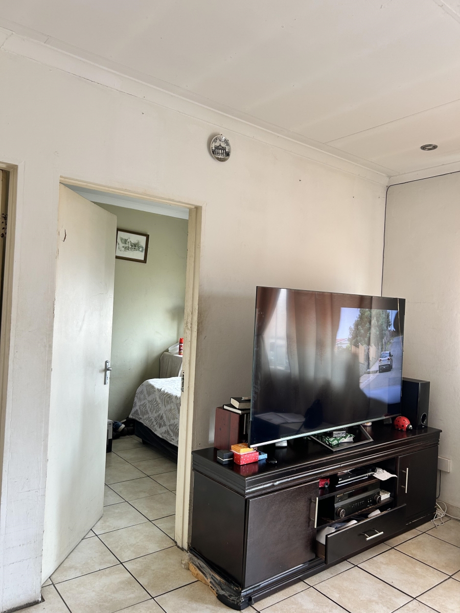 2 Bedroom Property for Sale in Fleurhof Gauteng