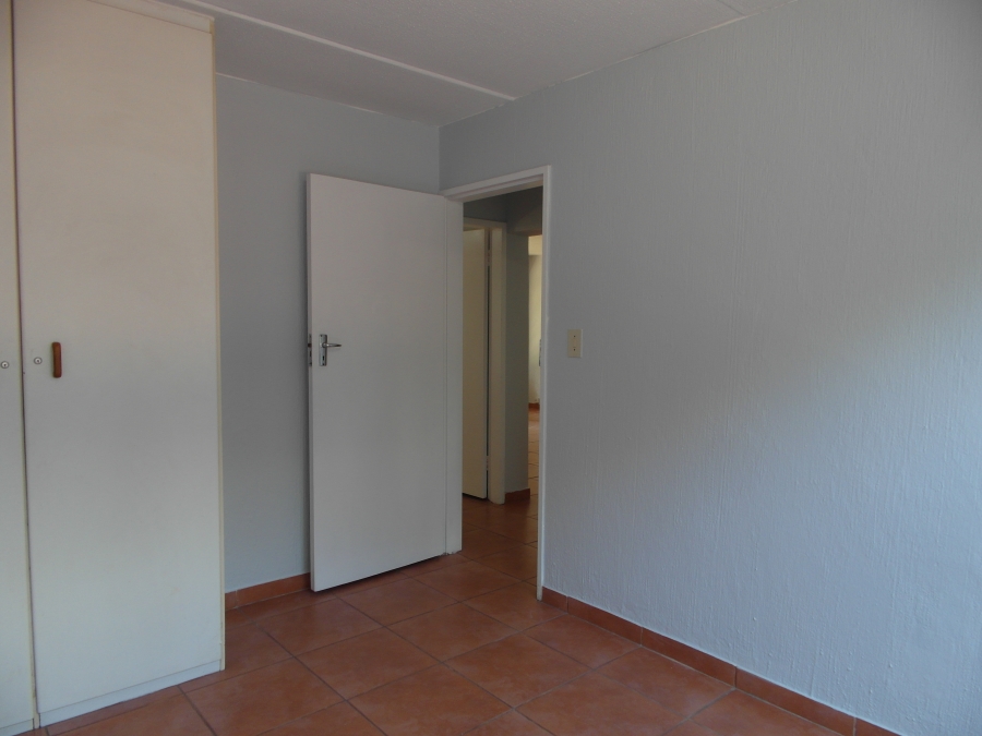 To Let 2 Bedroom Property for Rent in Northwold Gauteng