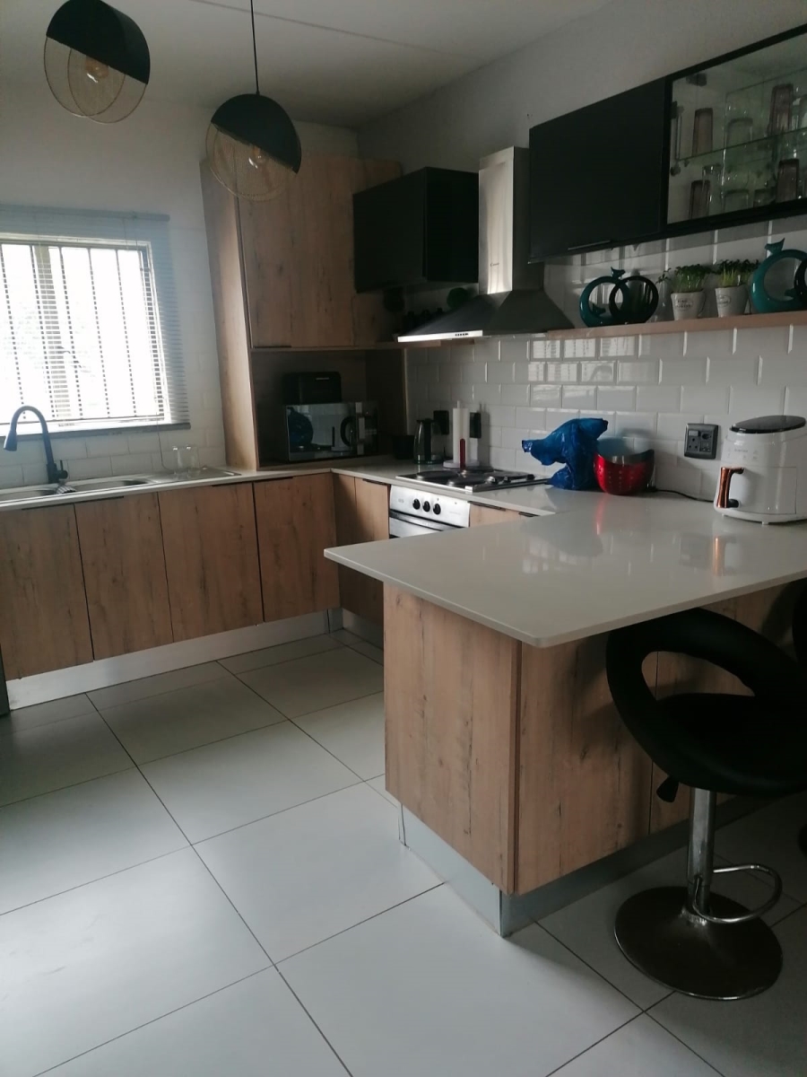 3 Bedroom Property for Sale in Willowbrook Gauteng