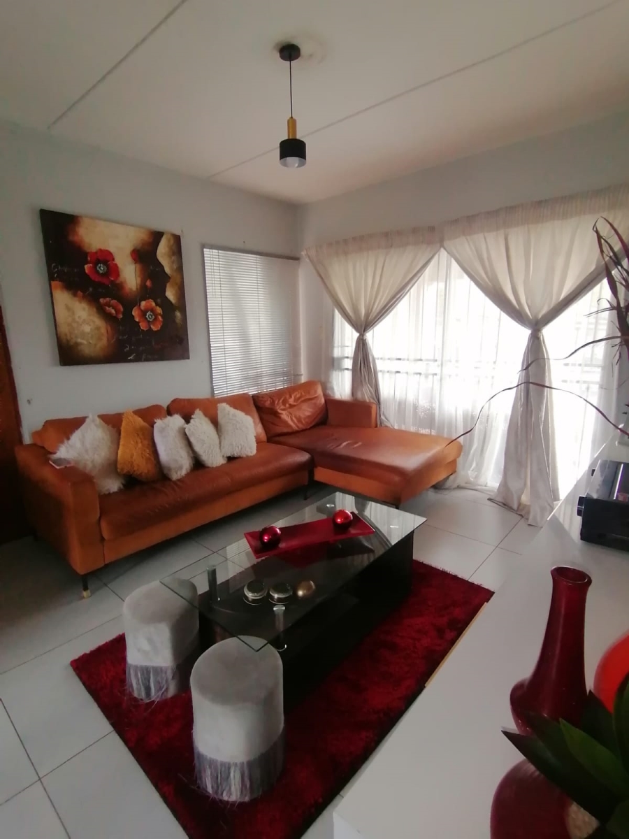 3 Bedroom Property for Sale in Willowbrook Gauteng