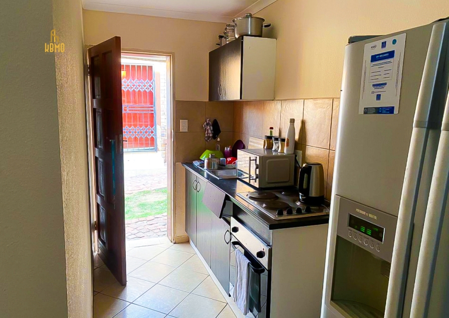 2 Bedroom Property for Sale in Olievenhoutbosch Gauteng