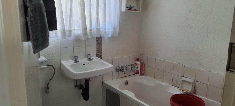 1 Bedroom Property for Sale in Eden Glen Gauteng