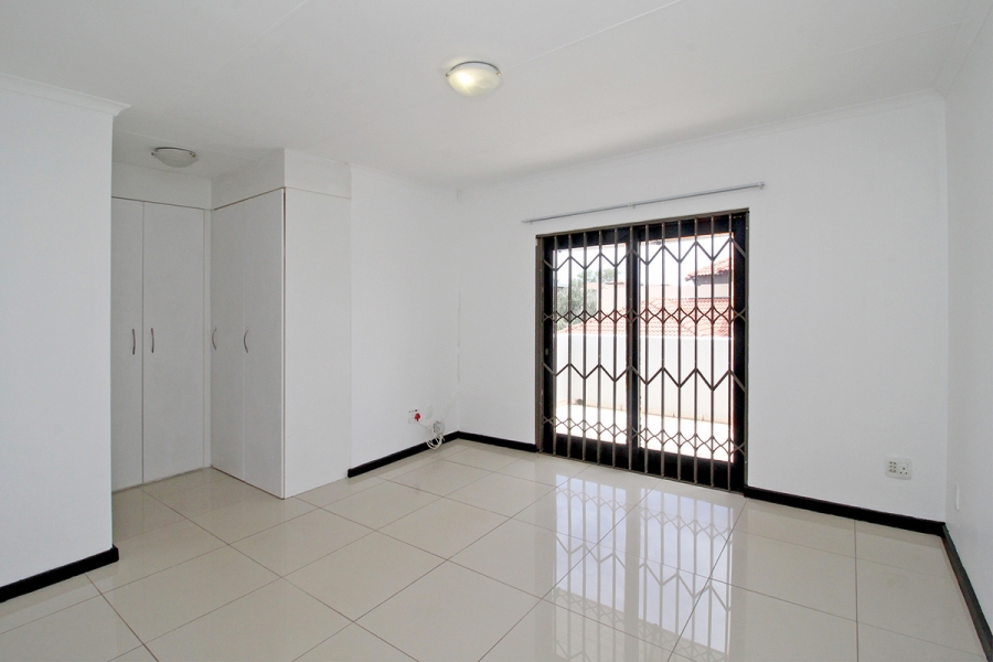 To Let 3 Bedroom Property for Rent in Willowbrook Gauteng