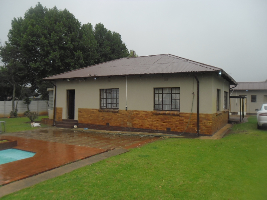 3 Bedroom Property for Sale in Witpoortjie Gauteng