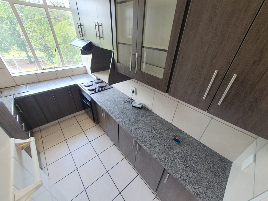 To Let 2 Bedroom Property for Rent in Roodepoort Gauteng