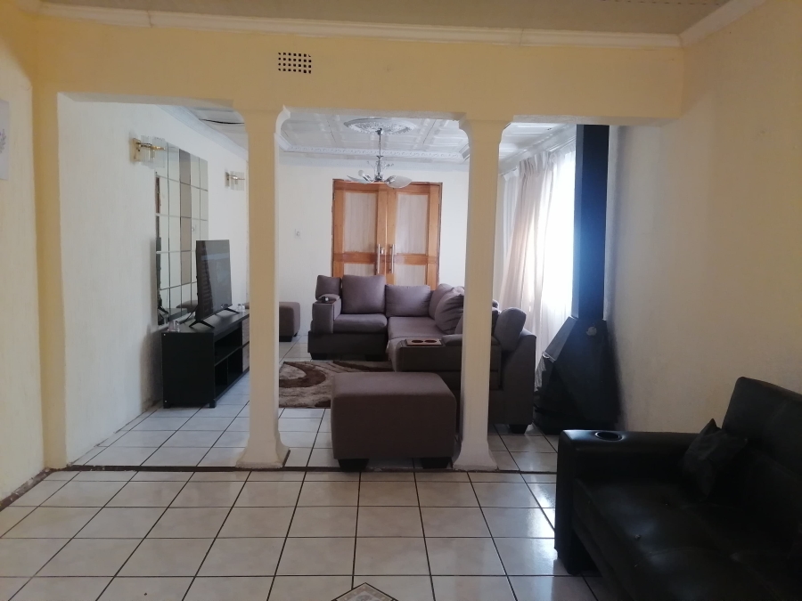 2 Bedroom Property for Sale in Nguni Section Gauteng