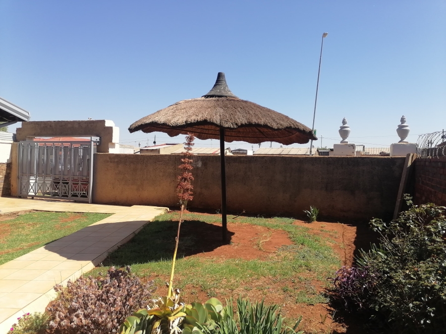 2 Bedroom Property for Sale in Nguni Section Gauteng