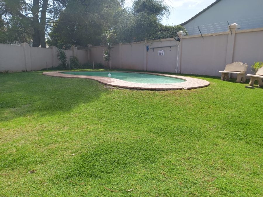 2 Bedroom Property for Sale in Three Rivers Proper Gauteng