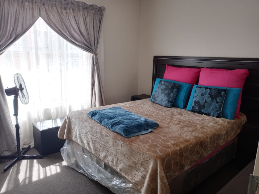 2 Bedroom Property for Sale in Three Rivers Proper Gauteng