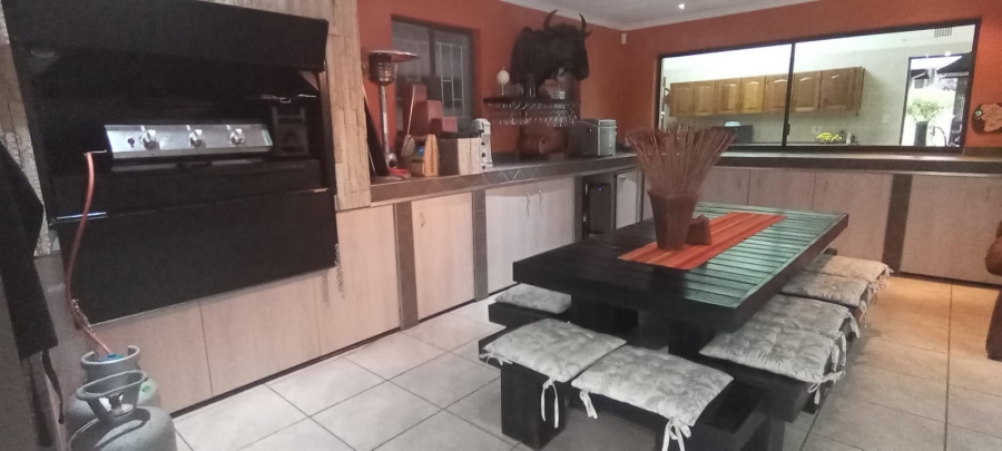 4 Bedroom Property for Sale in Three Rivers East Gauteng