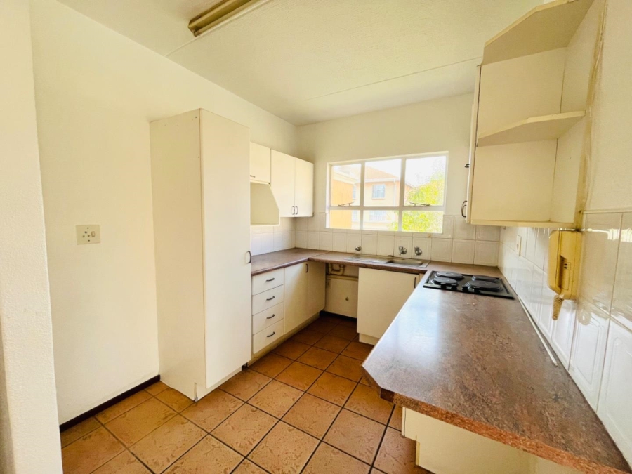 2 Bedroom Property for Sale in Three Rivers Proper Gauteng