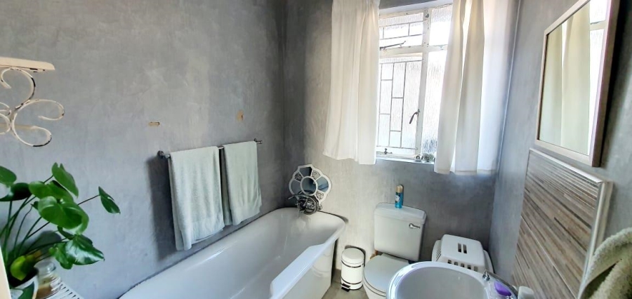 3 Bedroom Property for Sale in Three Rivers Proper Gauteng