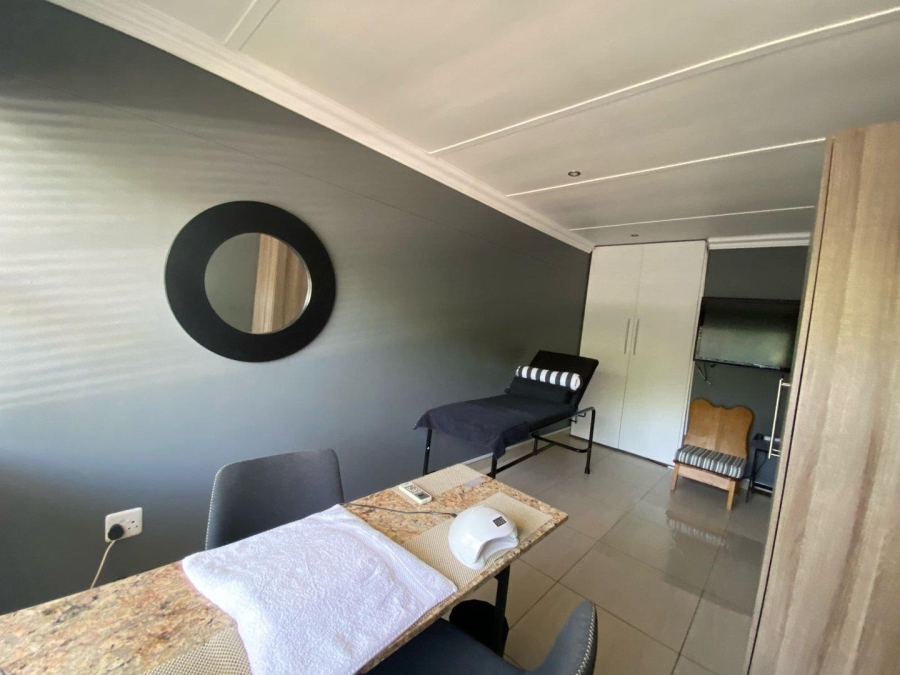 2 Bedroom Property for Sale in Three Rivers Proper Gauteng