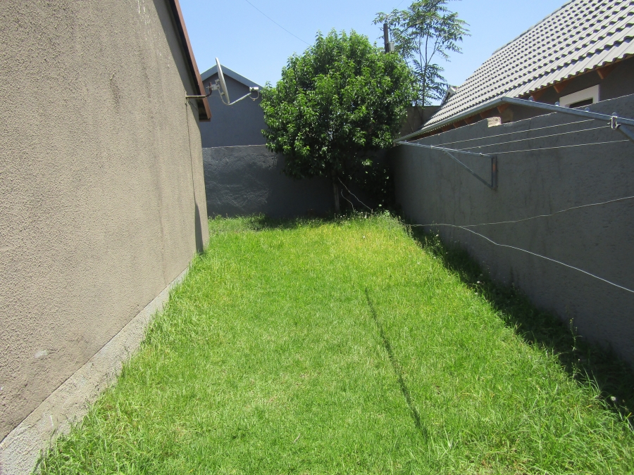 2 Bedroom Property for Sale in Bramley View Gauteng