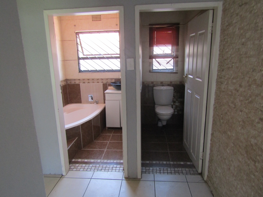 2 Bedroom Property for Sale in Bramley View Gauteng