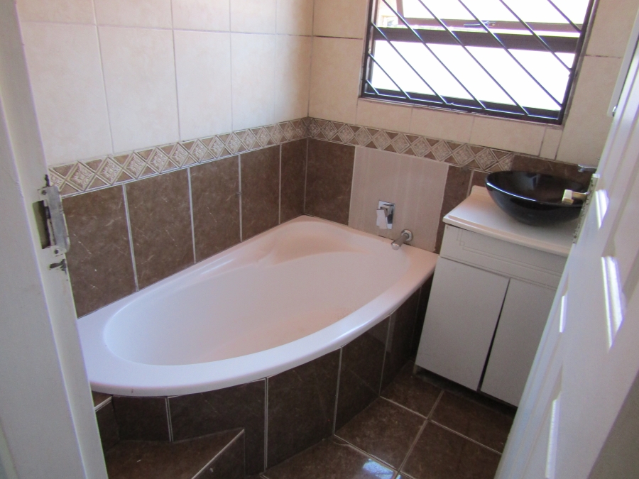 2 Bedroom Property for Sale in Bramley View Gauteng