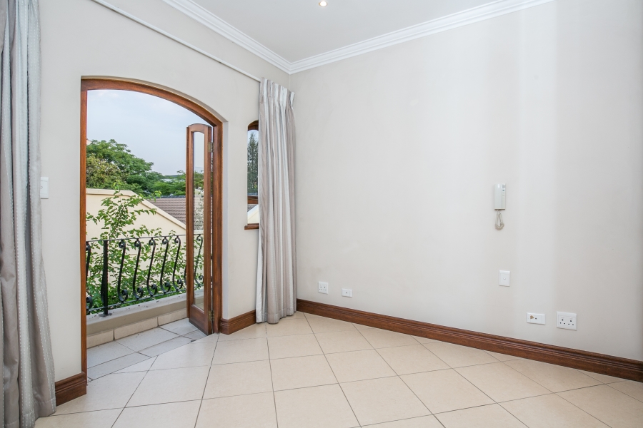 5 Bedroom Property for Sale in Fourways Gardens Gauteng