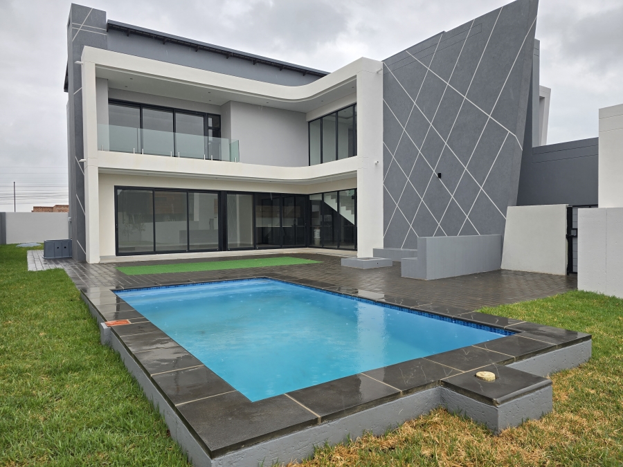 4 Bedroom Property for Sale in Midstream Heights Gauteng