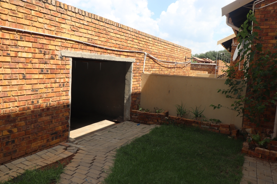 To Let 2 Bedroom Property for Rent in Terenure Gauteng