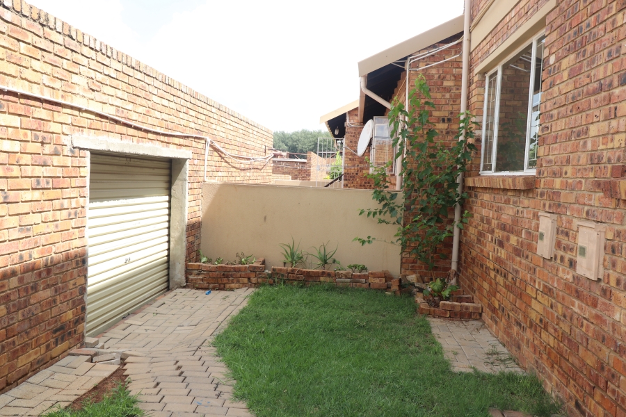 To Let 2 Bedroom Property for Rent in Terenure Gauteng