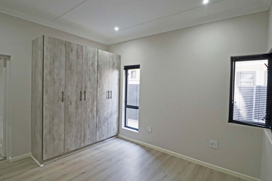 To Let 2 Bedroom Property for Rent in Bryanston Gauteng