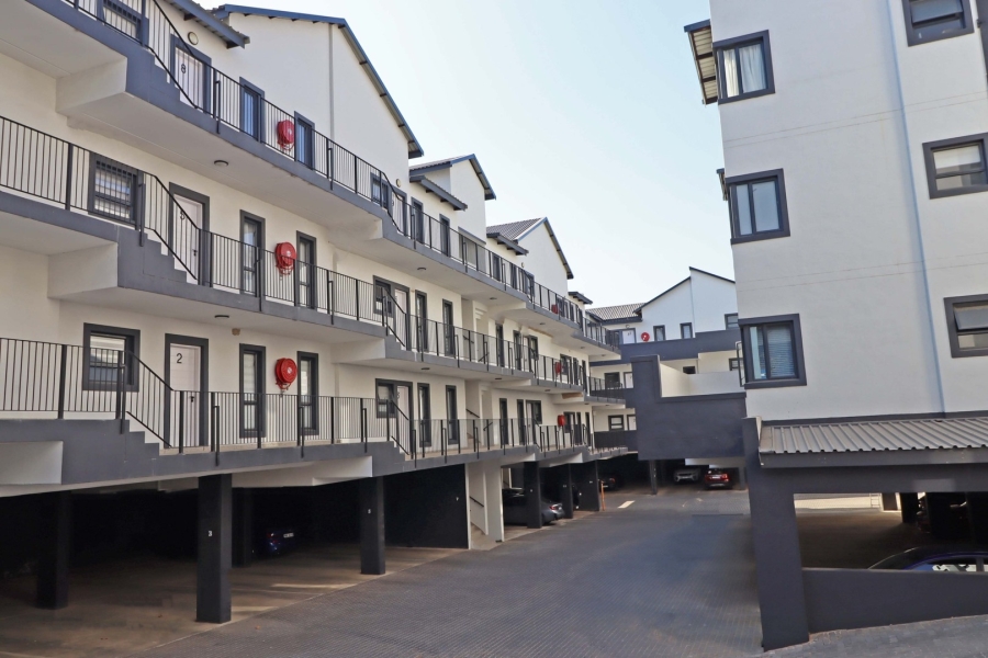 To Let 2 Bedroom Property for Rent in Bryanston Gauteng