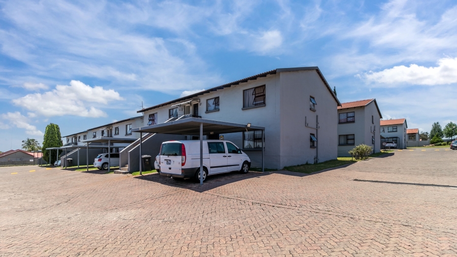 To Let 2 Bedroom Property for Rent in Vorna Valley Gauteng