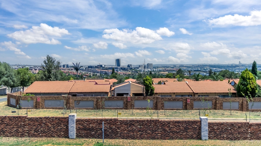 To Let 2 Bedroom Property for Rent in Vorna Valley Gauteng