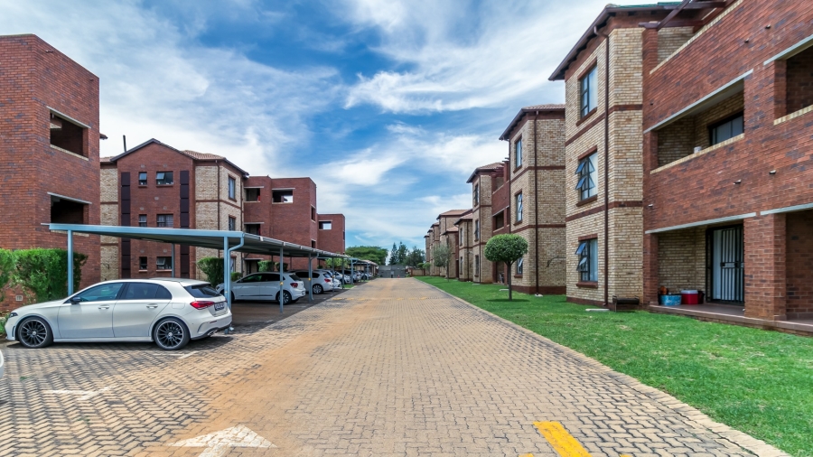 To Let 2 Bedroom Property for Rent in Randpark Ridge Gauteng