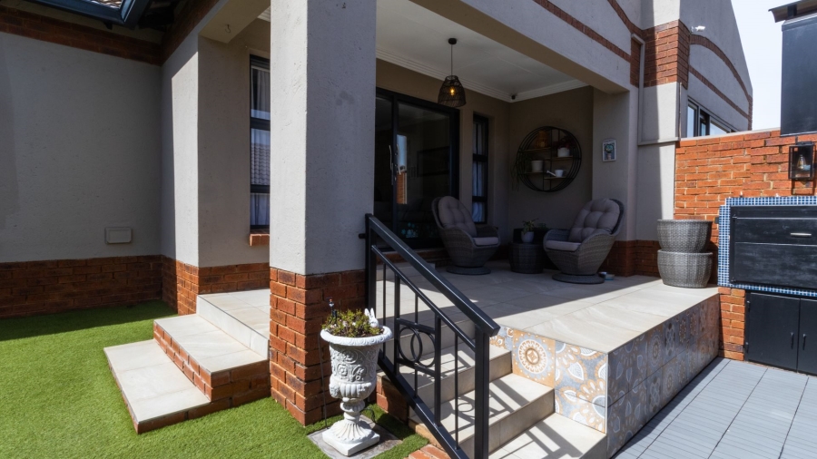 3 Bedroom Property for Sale in Rietvlei Heights Country Estate Gauteng